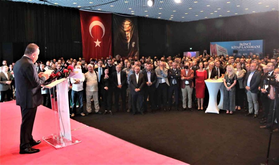 Başkan Böcek, Hasta Yatağında Yaşadığı Siyasi İhanetin Kitabını Yazdı