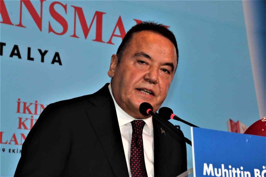 Başkan Böcek, Hasta Yatağında Yaşadığı Siyasi İhanetin Kitabını Yazdı