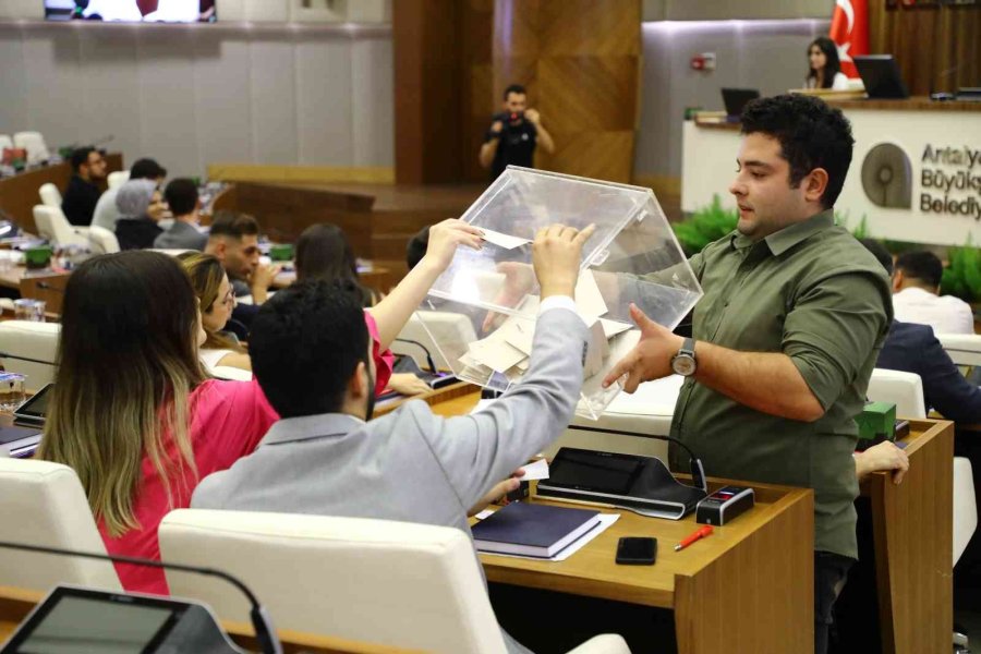 Gençlik Meclisi Yeni Dönem Toplantısını Gerçekleştirdi