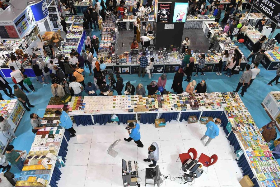 5. Kayseri Kitap Fuarı 6 Günde 504 Bin Kitap Tutkununu Ağırladı