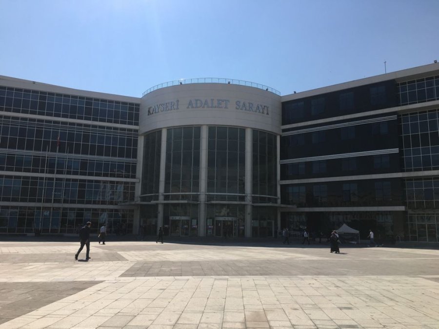 Üniversite Öğrencilerinin Öldüğü Midibüs Kazasının Duruşması Başladı