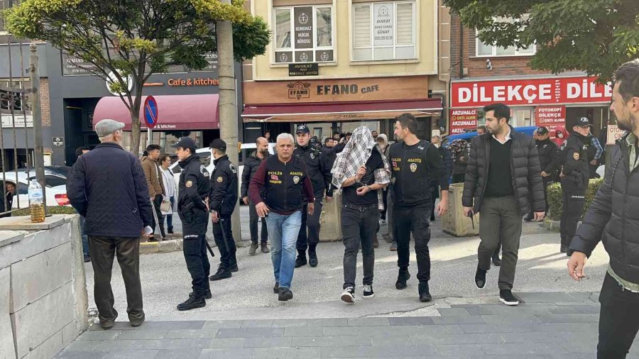 Fuhuş Operasyonunda Yakalanan 12 Kişi Adliyeye Sevk Edildi