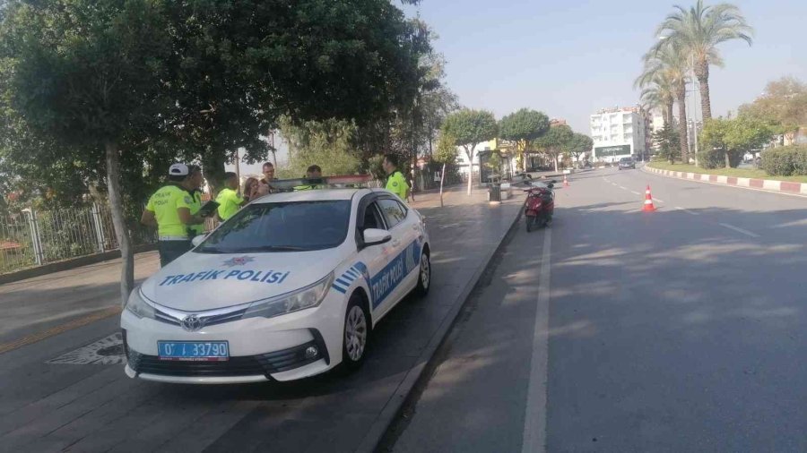 Trafikte Kural Tanımaz Turistler Cezadan Kaçamadı
