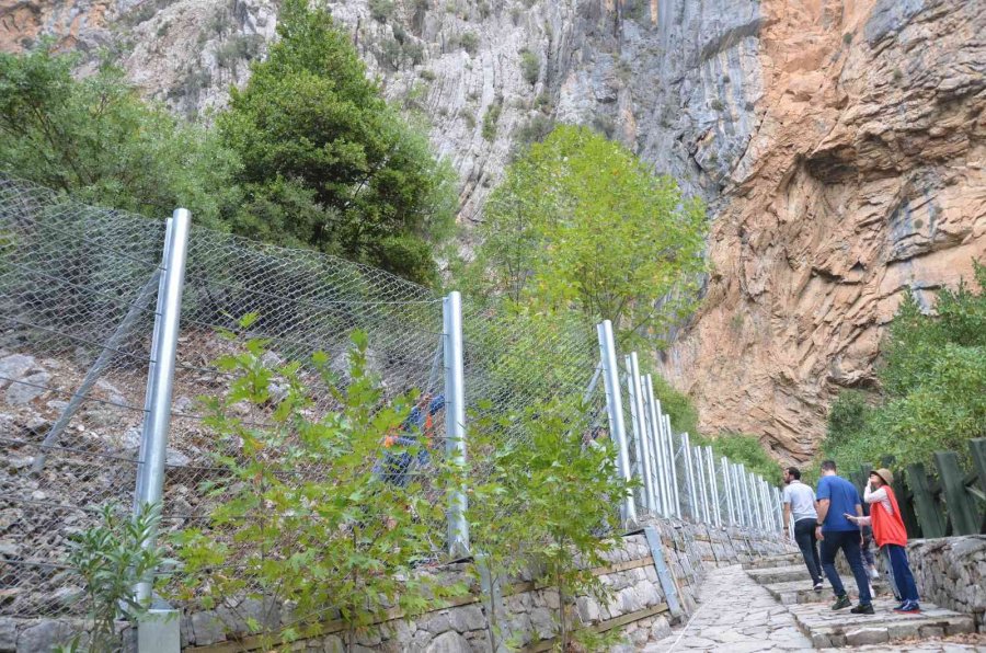 Dünyaca Ünlü Altınbeşik Mağarası Yürüyüş Yoluna Çelik Bariyerli Koruma
