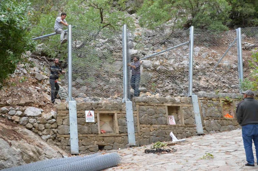 Dünyaca Ünlü Altınbeşik Mağarası Yürüyüş Yoluna Çelik Bariyerli Koruma