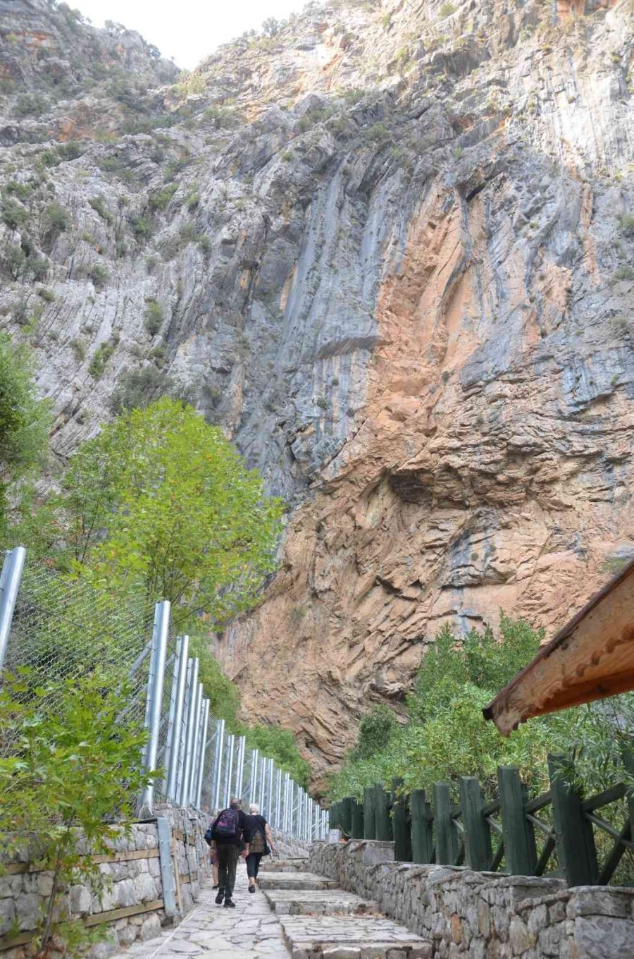 Dünyaca Ünlü Altınbeşik Mağarası Yürüyüş Yoluna Çelik Bariyerli Koruma