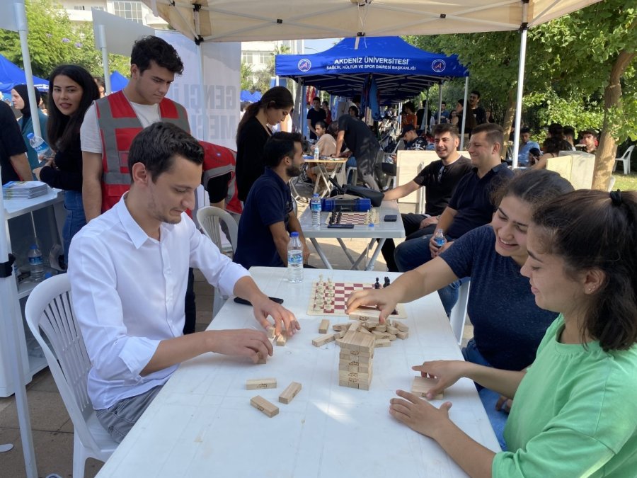 Büyükşehir Öğrenci Topluluk Tanıtım Günlerine Katıldı