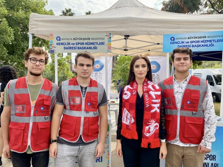 Büyükşehir Öğrenci Topluluk Tanıtım Günlerine Katıldı