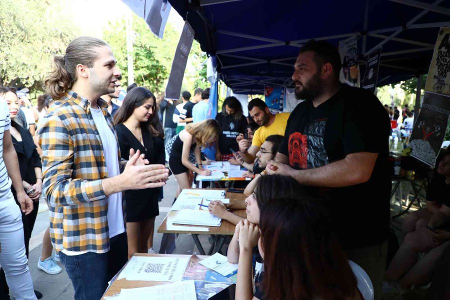 Büyükşehir Öğrenci Topluluk Tanıtım Günlerine Katıldı
