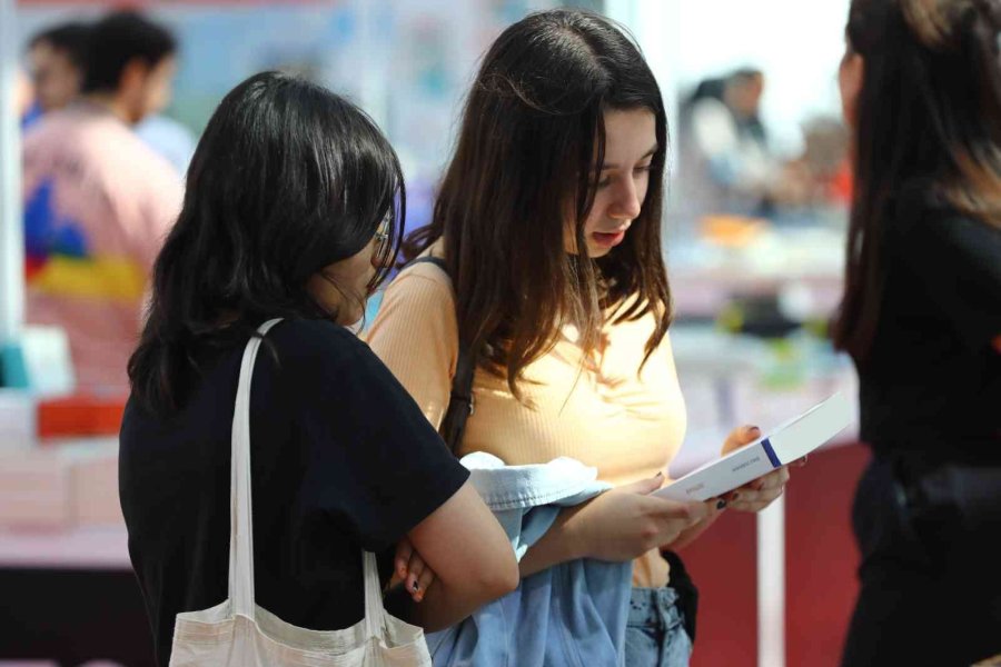 12’nci Kitap Fuarı Kapılarını Açtı