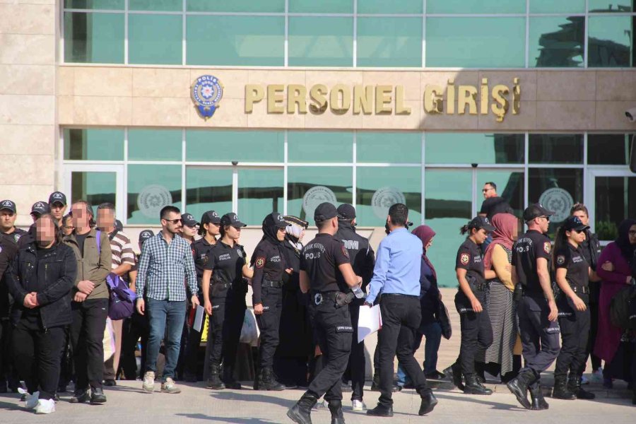 Fetö Operasyonunda Gözaltına Alınan 102 Şüpheli Adliyeye Sevk Edildi