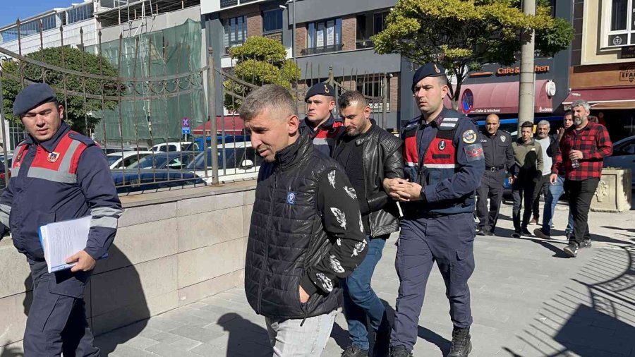 2 Akrabasını Yaralayan Şüpheli Adliyeye Sevk Edildi