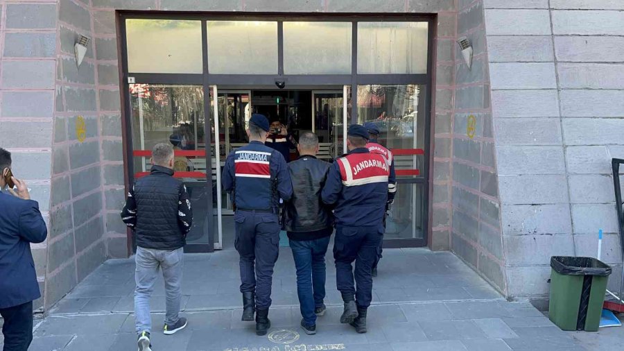 2 Akrabasını Yaralayan Şüpheli Adliyeye Sevk Edildi