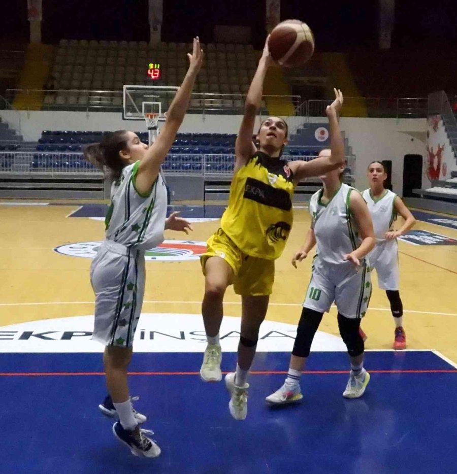 Kepez Belediyespor U16 Kadın Basketbol Takımı Galibiyetle Ayrıldı