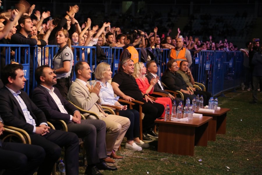 Akdeniz Üniversitesi’nde Sena Şener Konseri