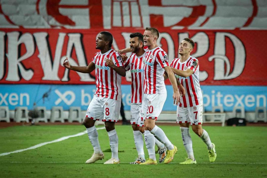 Spor Toto Süper Lig: Fta Antalyaspor: 1 - İstanbulspor: 1 (ilk Yarı)