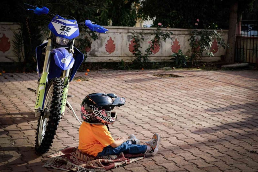 Hırsızlar, Kenan Sofuoğlu Hayranı Minik Göktürk’ün Hayallerini Çaldı