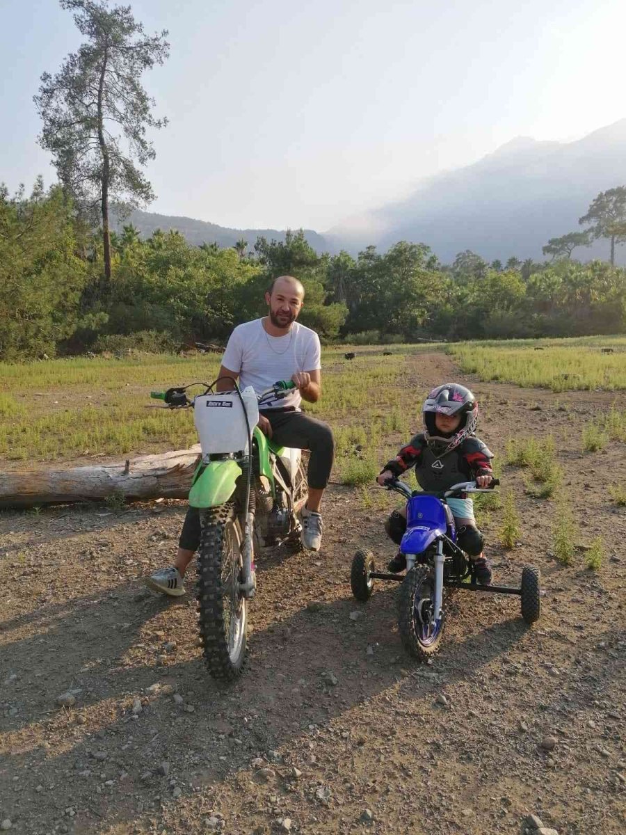 Hırsızlar, Kenan Sofuoğlu Hayranı Minik Göktürk’ün Hayallerini Çaldı