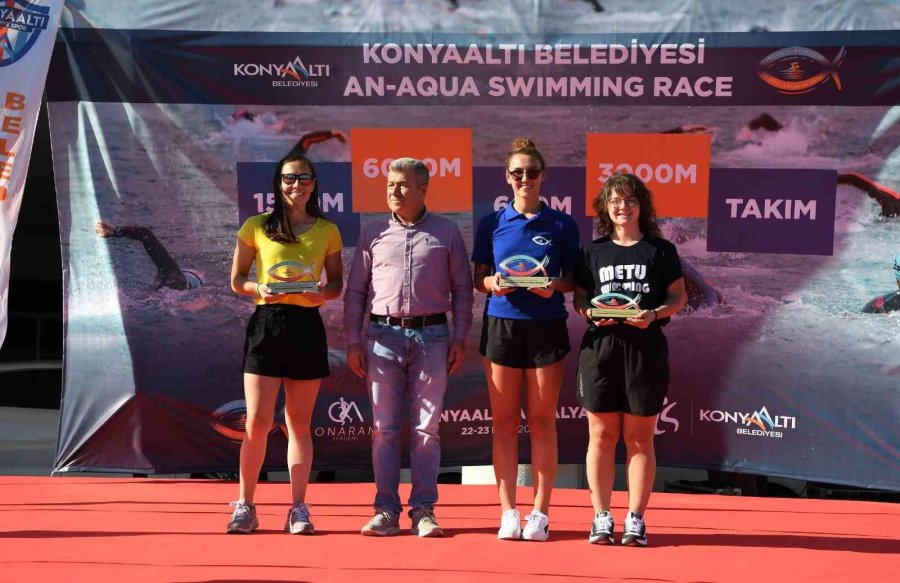 Konyaaltı’nda Yüzme Yarışı Heyecanı Başladı