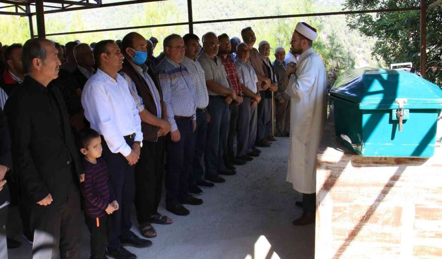 93 Yasında Vefat Eden Kore Gazisi Son Yolculuğuna Uğurlandı