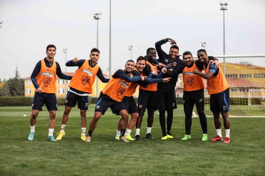 Kayserispor’da Kamp Kadrosu Belli Oldu