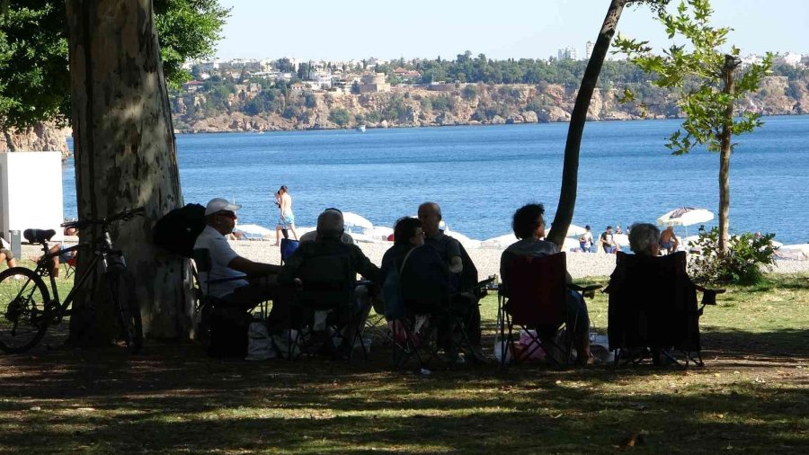 Antalya’da Ekim Ayı Sonunda Deniz Keyfi