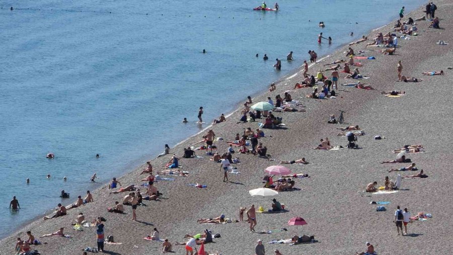 Antalya’da Ekim Ayı Sonunda Deniz Keyfi