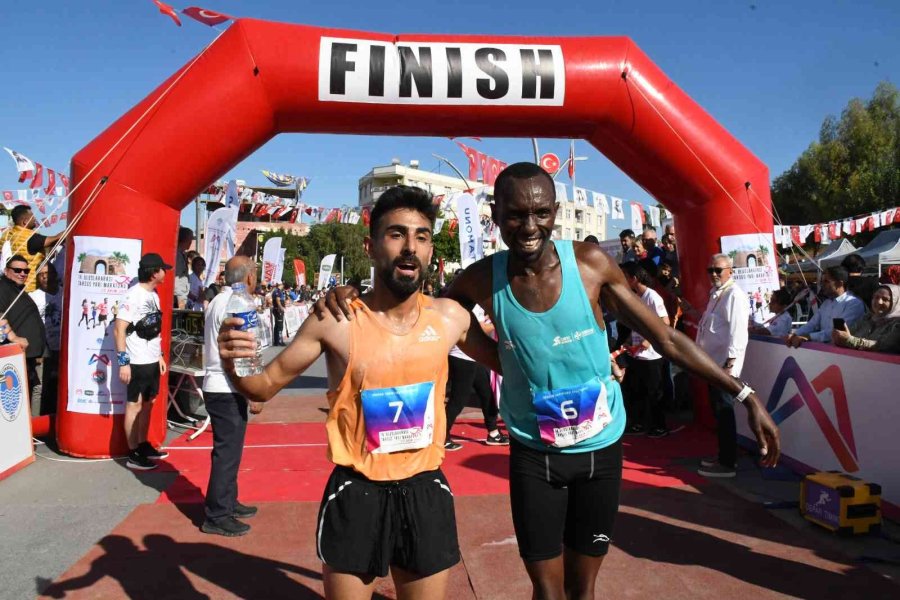 Tarsus Maratonu Koşuldu