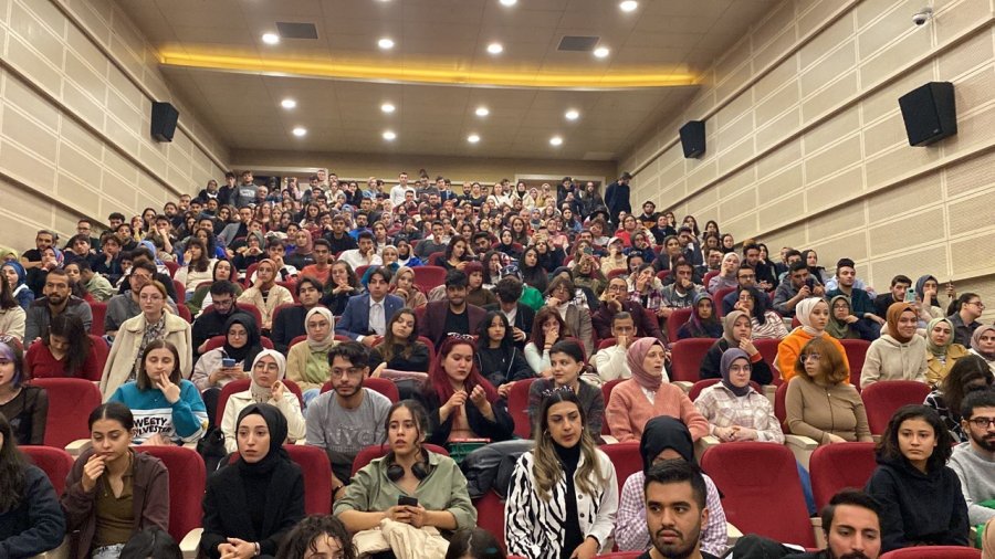 Kayseri’de İlber Ortaylı’ya Yoğun İlgi