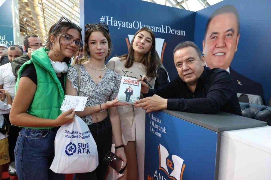 12. Antalya Kitap Fuarı Dolu Dolu Geçiyor