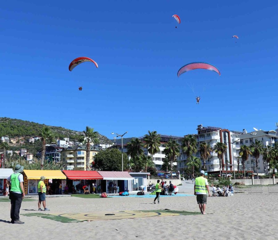 Dünya Yamaç Paraşütü Hedef Şampiyonası’nda Kazanan George Coted