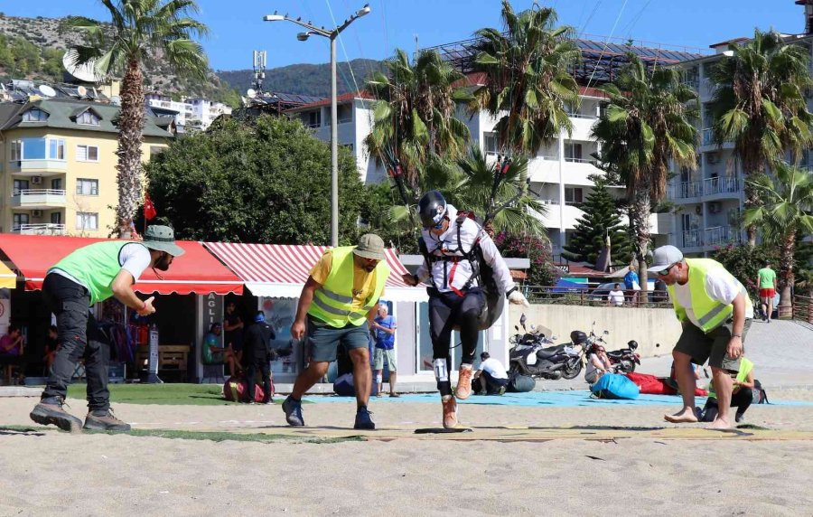 Dünya Yamaç Paraşütü Hedef Şampiyonası’nda Kazanan George Coted