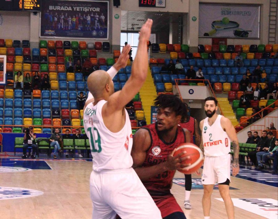 Basketbol Süper Ligi: Konyaspor: 78 - Gaziantep Basketbol: 76