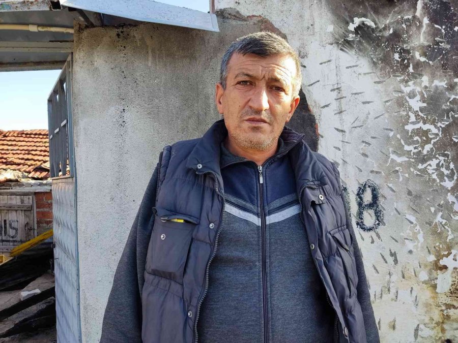 Alacak Verecek Meselesi Nedeniyle 2 Akrabasının Evlerini Ateşe Verdi