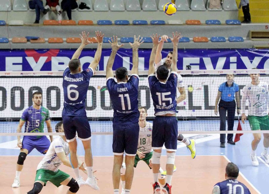 Efeler Ligi: Bursa Büyükşehir Belediyespor: 3- Develi Belediyespor: 2