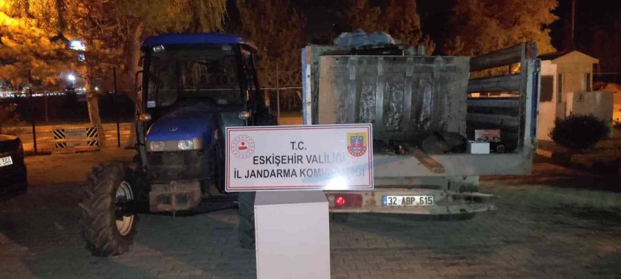 Çalıntı Traktör İle Yakalanan 4 Şüpheliden 1’i Tutuklandı