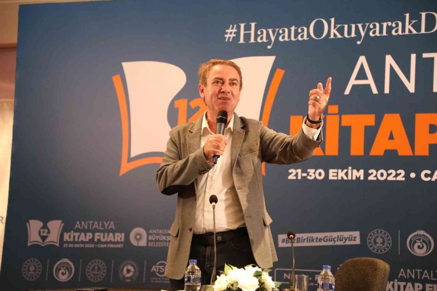 12. Antalya Kitap Fuarı Dolu Dolu Geçiyor