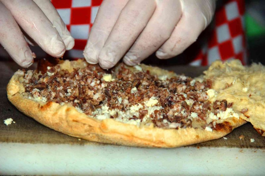 Osmanlı’dan Günümüze Uzanan Anadolu’nun Pizzası "yağ Somunu”