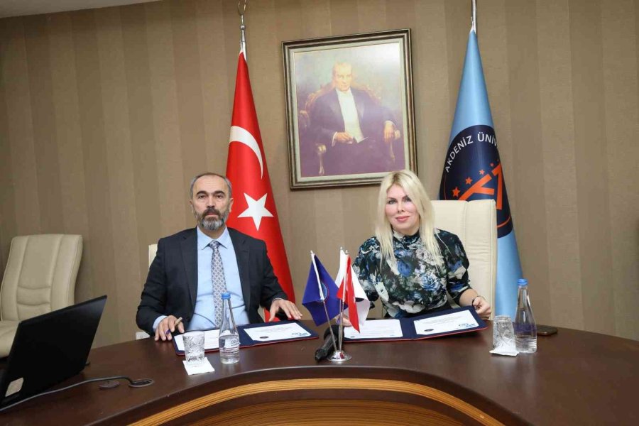 Akdeniz Üniversitesi İle Bayburt Üniversitesi Arasında İha Eğitimi Alanında İş Birliği