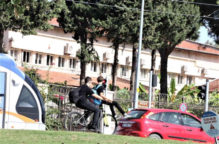 Antalya’da Scooter Faciası, Kullanıcılara Ders Olmadı