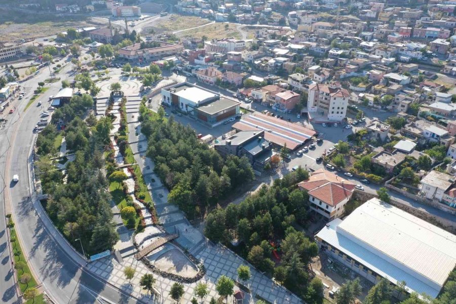 Başkan Özdoğan: “ilçemizdeki Modern Yapılar Hızla Devam Ediyor”