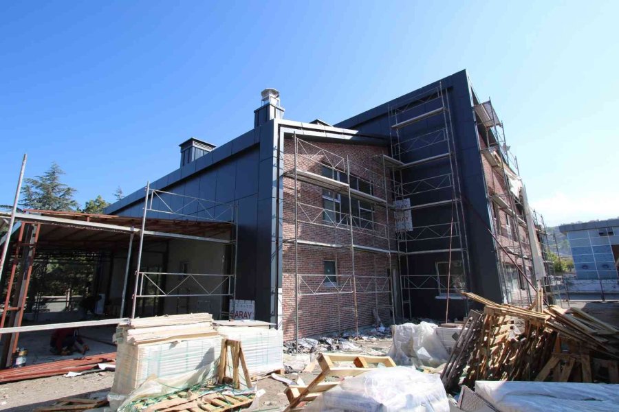 Başkan Özdoğan: “ilçemizdeki Modern Yapılar Hızla Devam Ediyor”