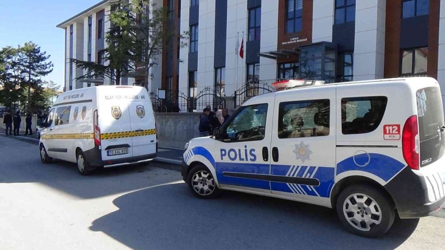 Karaman’da Hemşire Kuzenini Silahla Vuran Şahıs, Aynı Silahla Kendini Vurdu