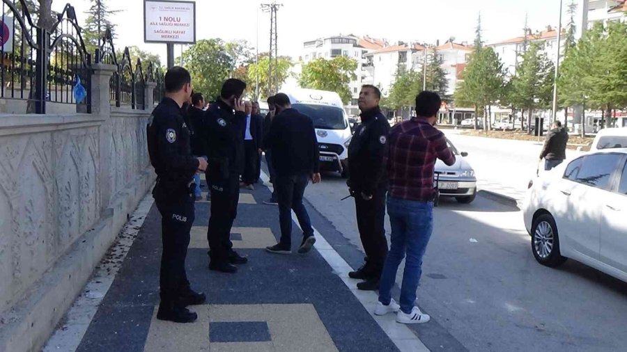 Karaman’da Hemşire Kuzenini Silahla Vuran Şahıs, Aynı Silahla Kendini Vurdu