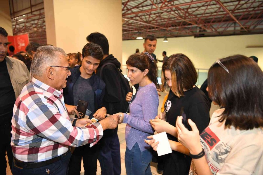 Kayseri Kitap Fuarı Rekorunu Tazeledi: 935 Bin Kişi Ziyaret Etti