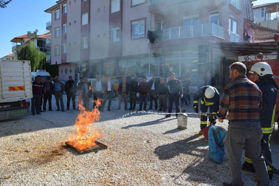 Mahalle Muhtarından 55 Vatandaşın Katılımıyla Yangın Tatbikatı