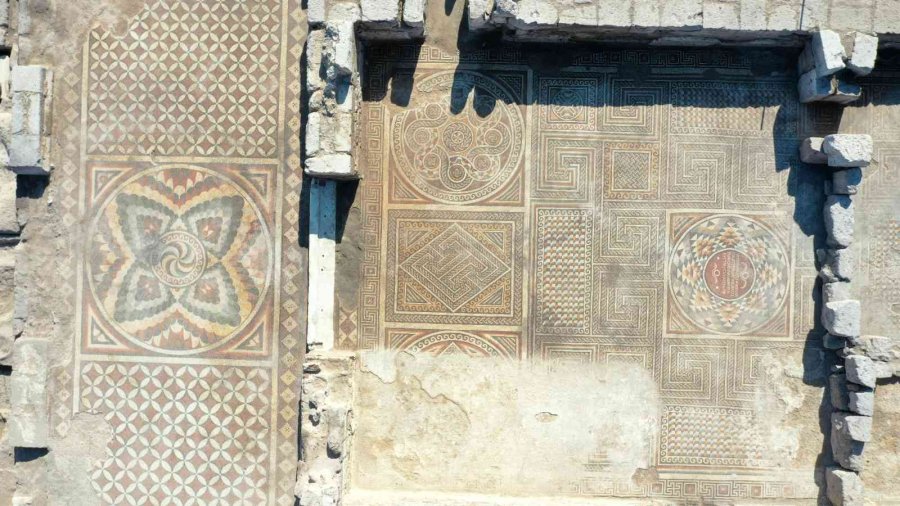 Geç Roma, Erken Bizans Döneminden Kalan Sağlam Mozaik Taban Döşemeler Gün Yüzüne Çıkıyor
