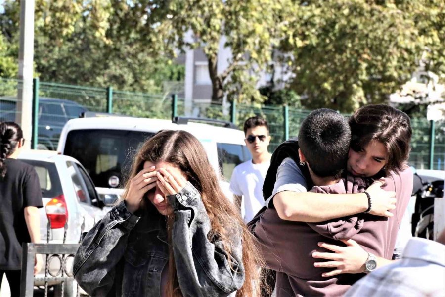 Antalya’da Liseli Gençleri Ölüme Götüren Scooter Faciası Kamerada