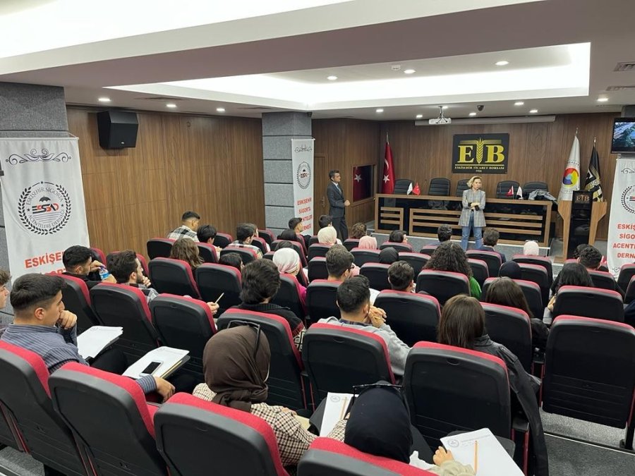 Bankacılık Ve Sigortacılık Bölümü Öğrencileri Sektör Temsilcileriyle Bir Araya Geldi