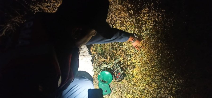 Aksaray Jandarması Kaçak Avcıların Akülü Ses Tuzağını Bozdu